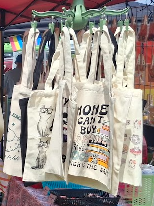 Bookish Delites – Books, bookmarks, baked goods, and bookish treasures for every reader