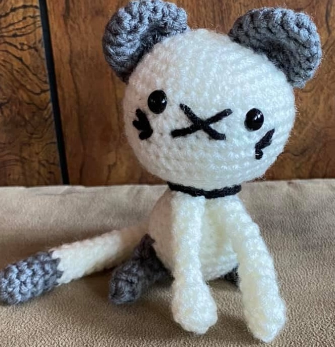 Guerita Arts – Handmade crochet plushies, bags, accessories & colorful creations