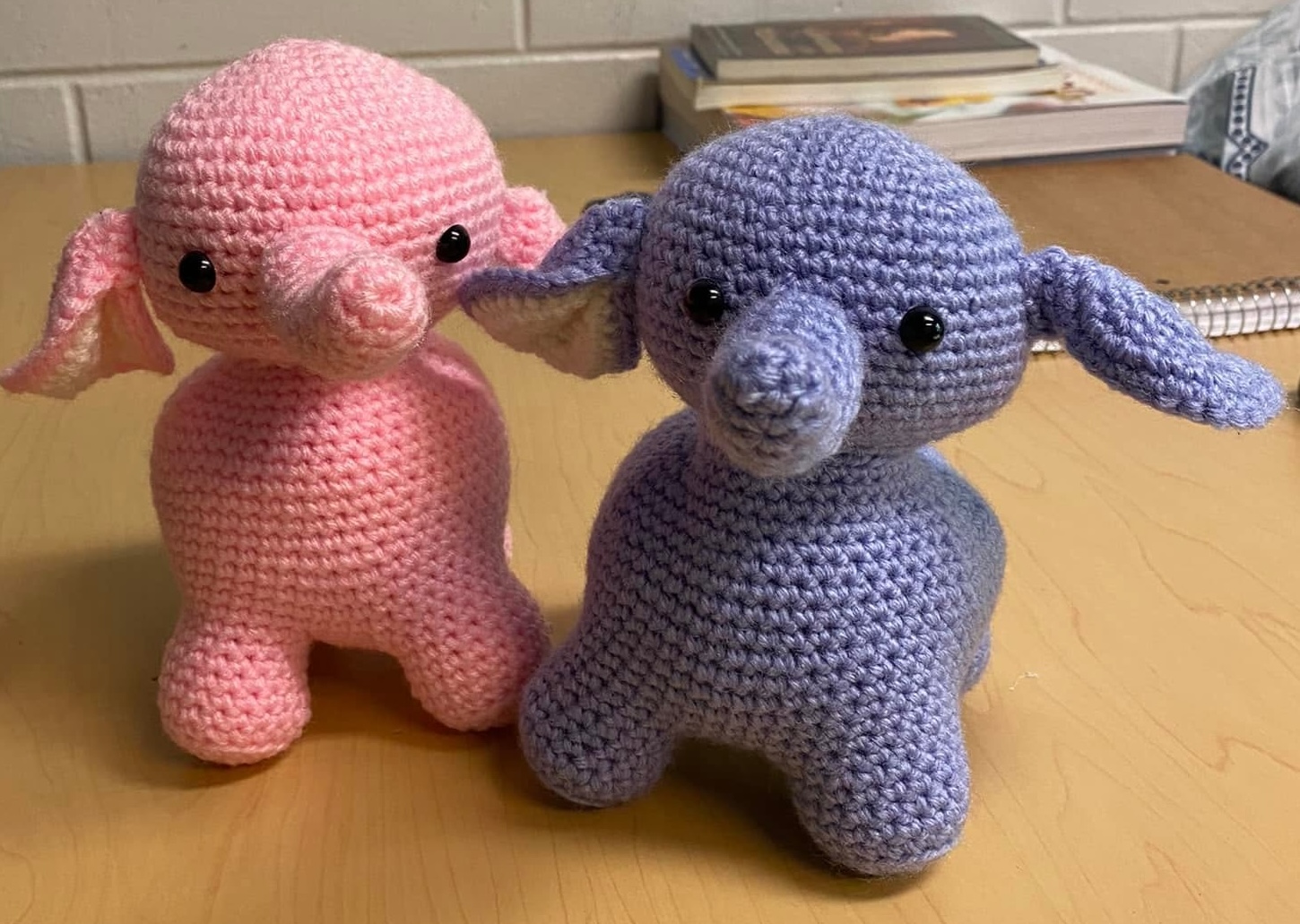 Guerita Arts – Handmade crochet plushies, bags, accessories & colorful creations
