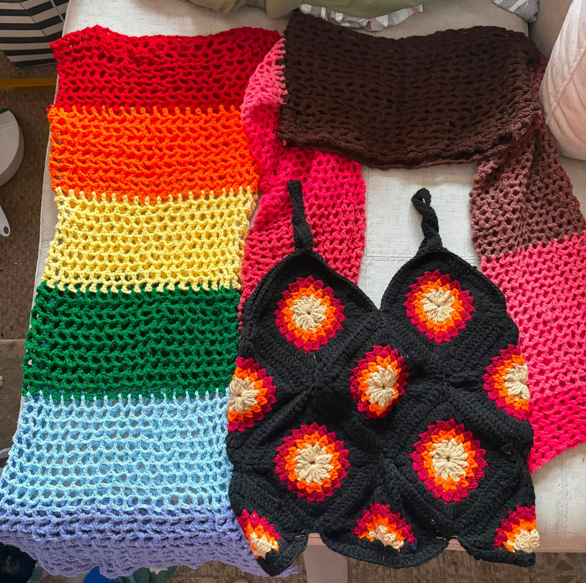 Guerita Arts – Handmade crochet plushies, bags, accessories & colorful creations