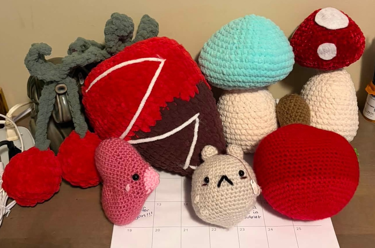 Guerita Arts – Handmade crochet plushies, bags, accessories & colorful creations