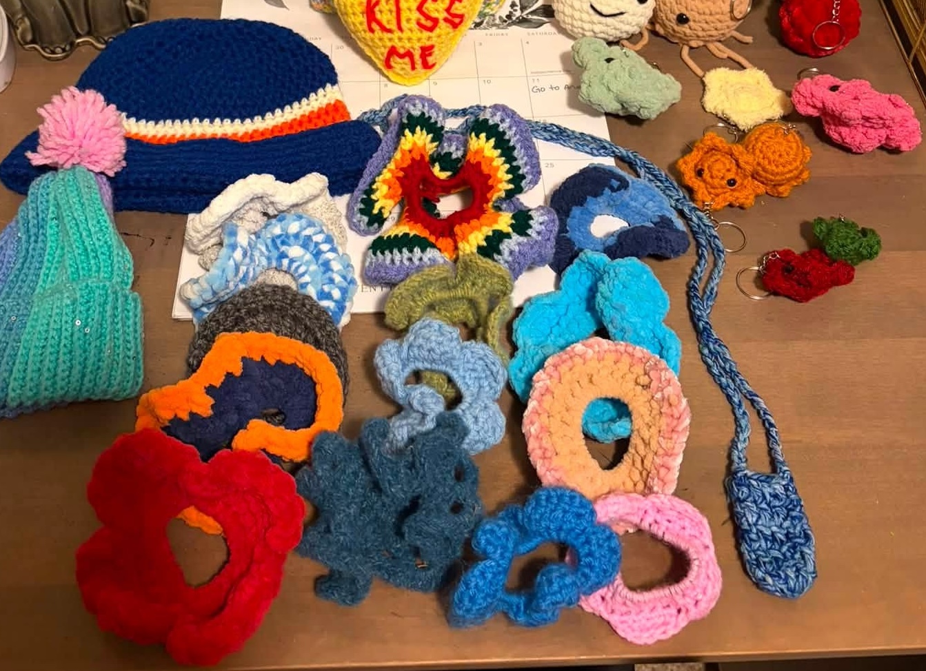 Guerita Arts – Handmade crochet plushies, bags, accessories & colorful creations