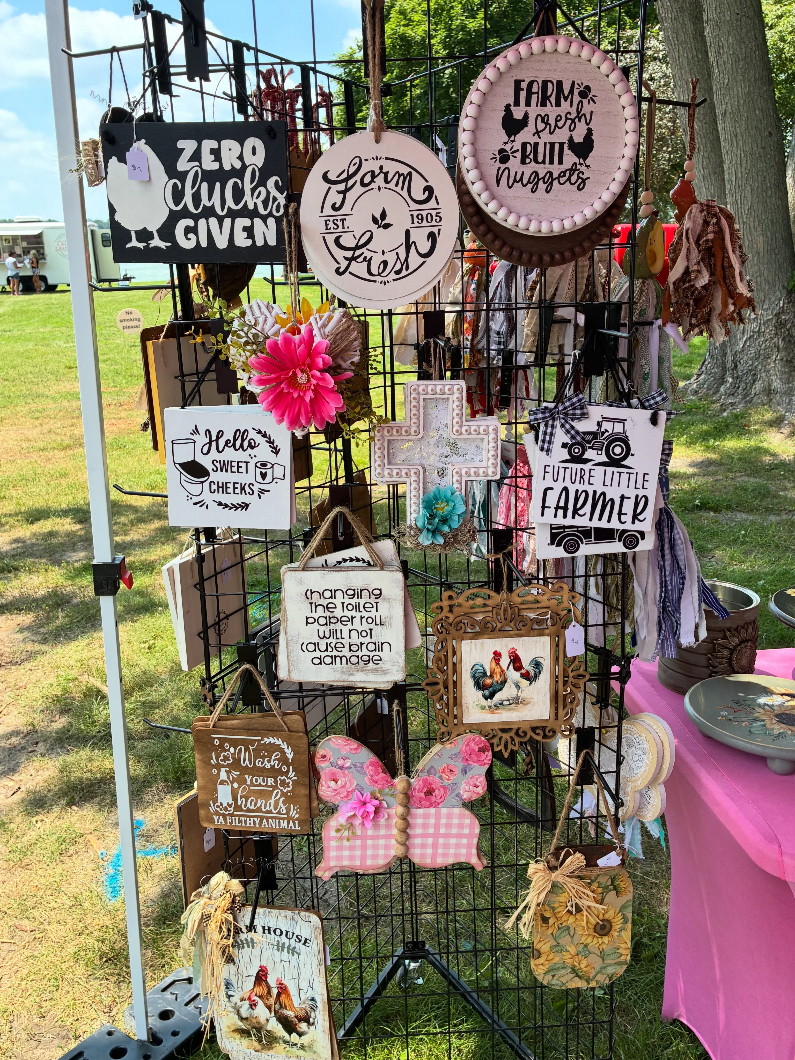 The Crafty Gramma – Farmhouse décor, funny signs & handmade gifts