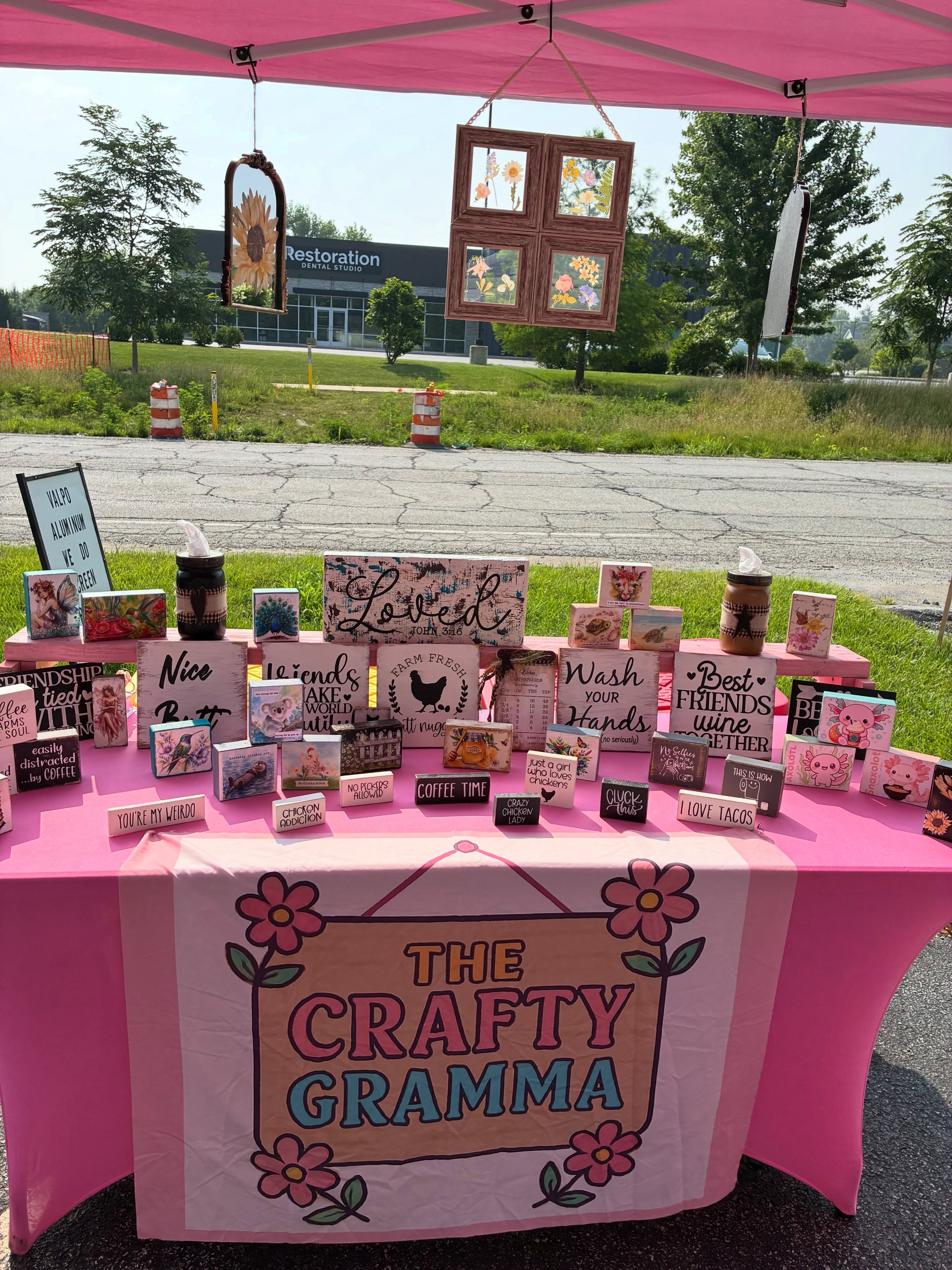 The Crafty Gramma – Farmhouse décor, funny signs & handmade gifts
