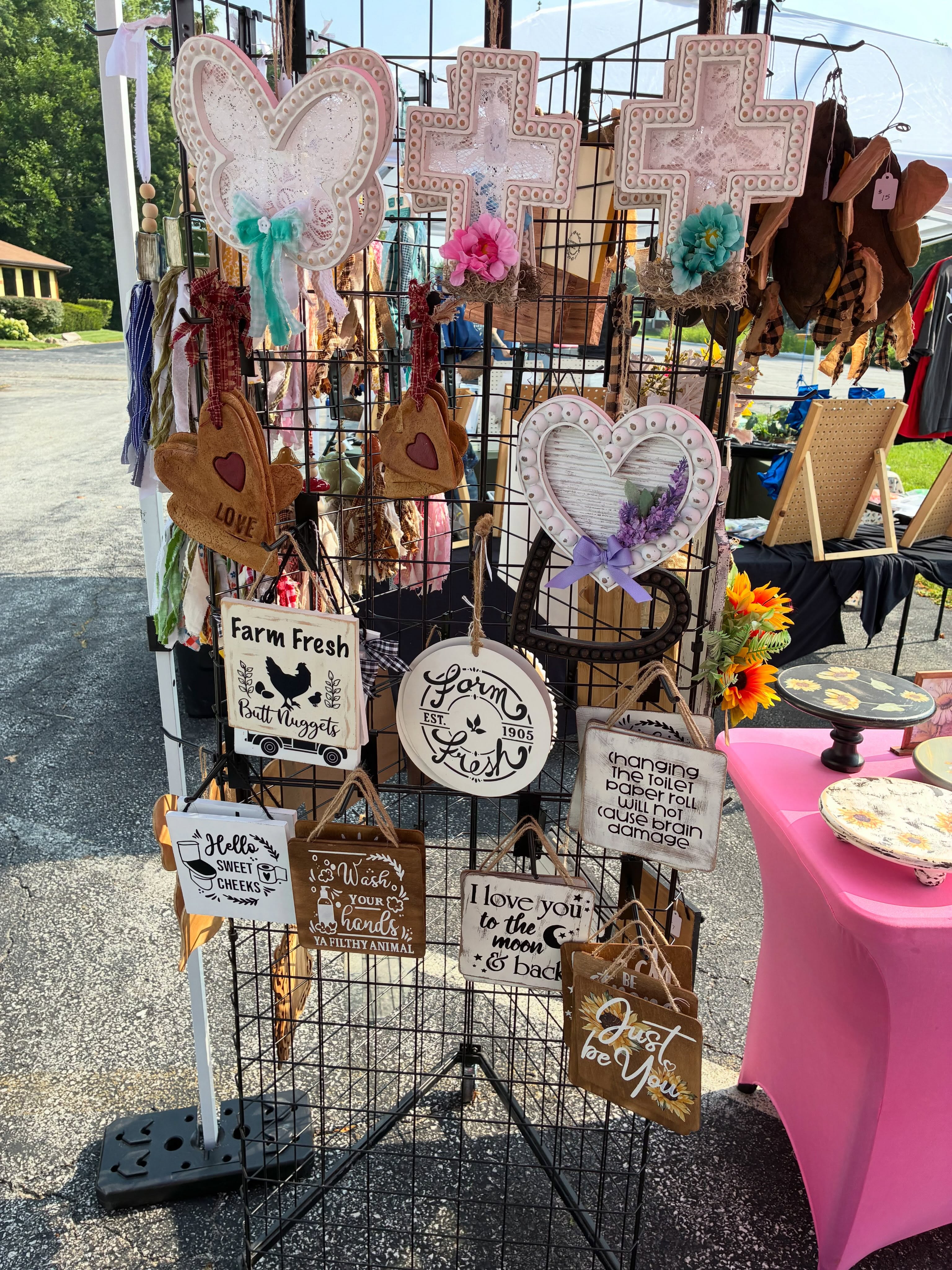 The Crafty Gramma – Farmhouse décor, funny signs & handmade gifts