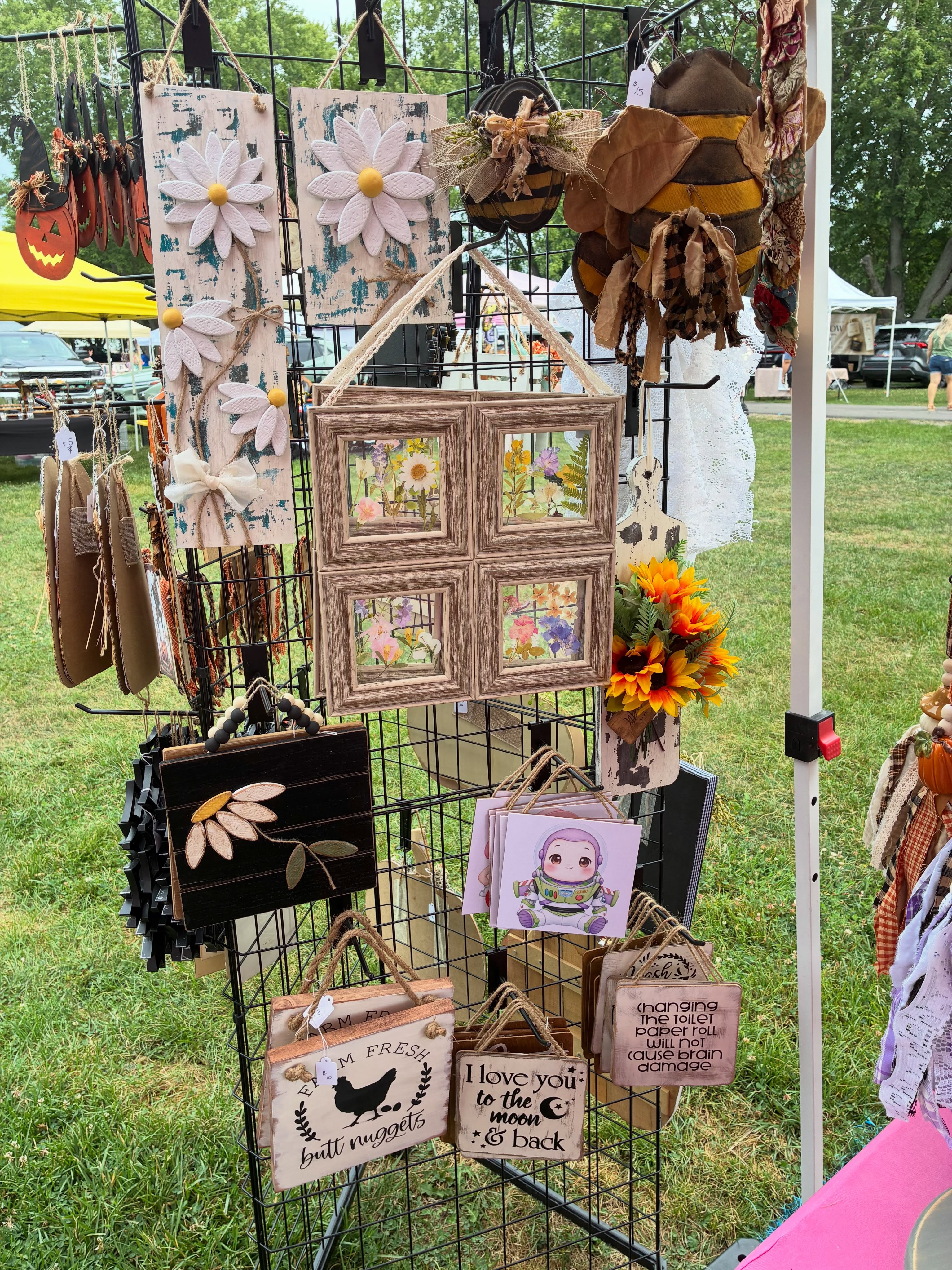 The Crafty Gramma – Farmhouse décor, funny signs & handmade gifts
