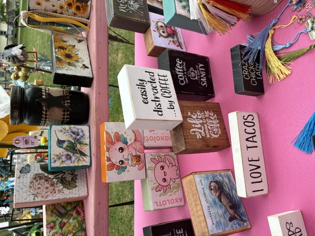 The Crafty Gramma – Farmhouse décor, funny signs & handmade gifts